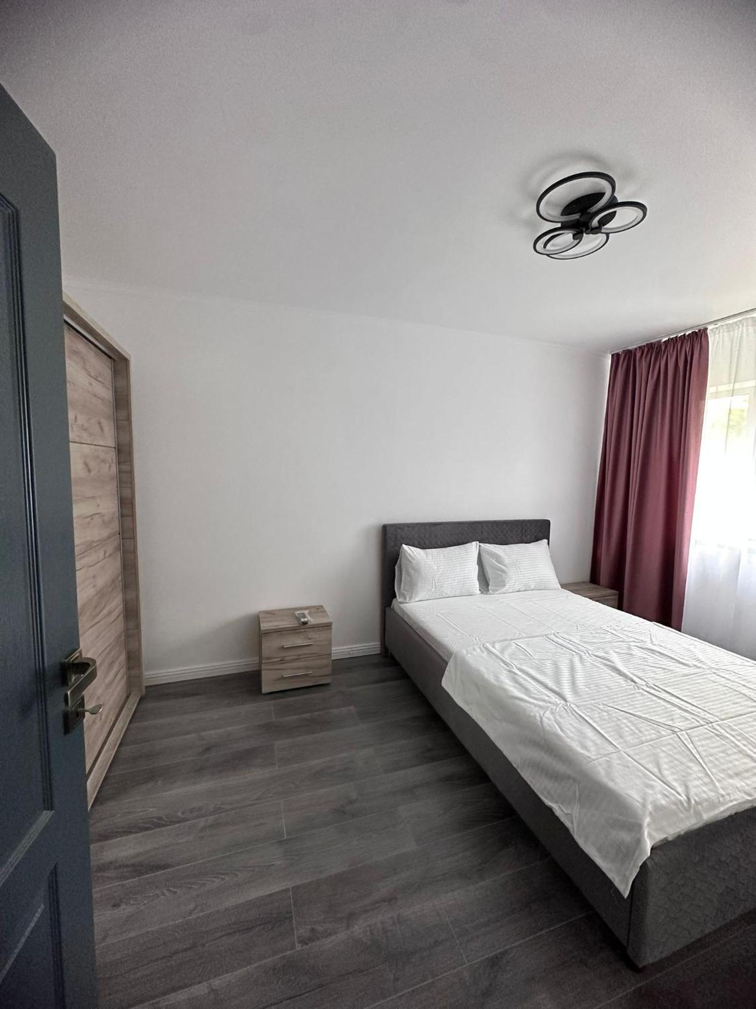 Apartament 3 Camere Trapezului Bucarest Esterno foto
