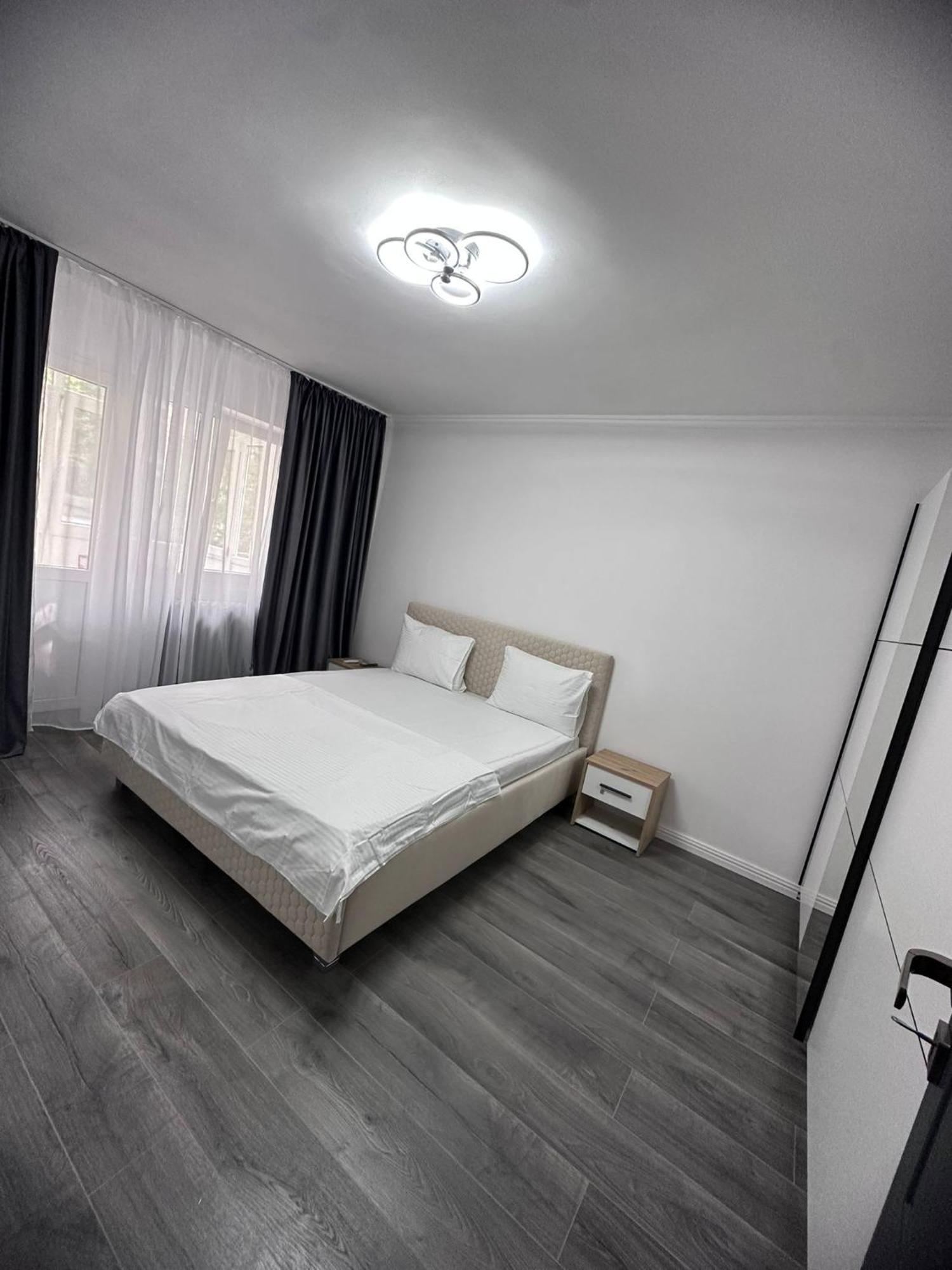 Apartament 3 Camere Trapezului Bucarest Esterno foto