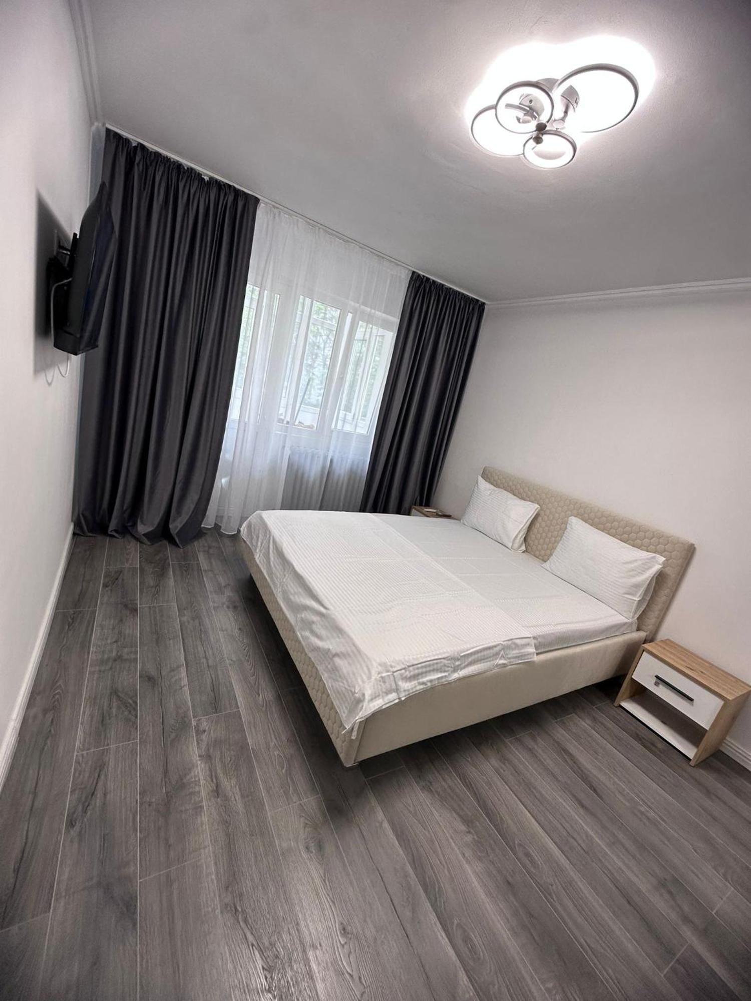 Apartament 3 Camere Trapezului Bucarest Esterno foto
